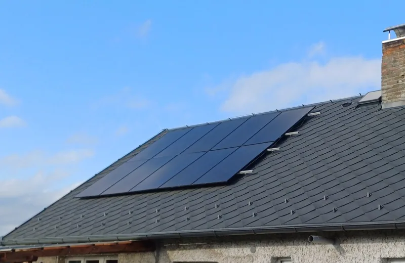 Fotovoltaická elektrárna 10 kW na střeše rodinného domu ve Velkém Poříčí